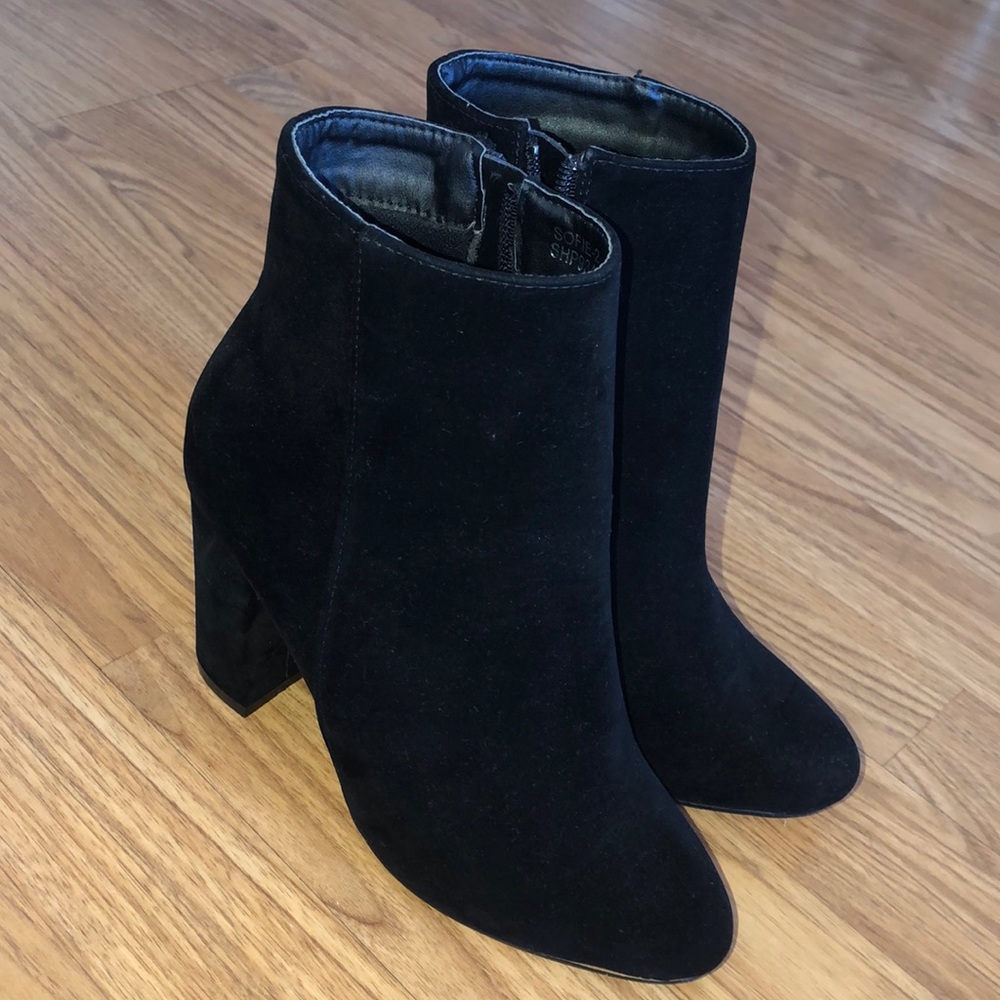 Women’s black booties